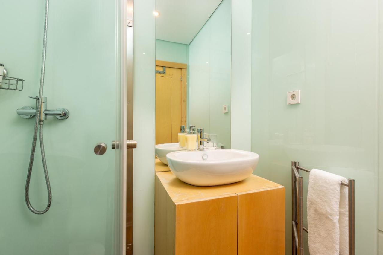 Ferienwohnung Sunny Loft In Downtown Porto With Private Parking Exterior foto