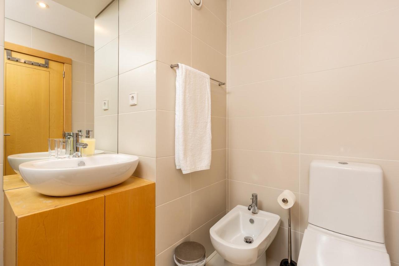 Ferienwohnung Sunny Loft In Downtown Porto With Private Parking Exterior foto